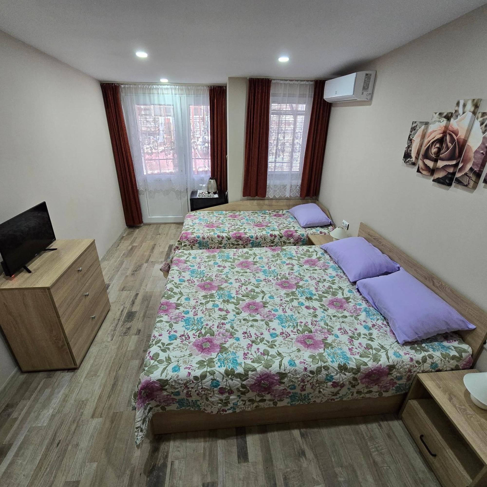 Fema Guest House Baltjik Rum bild