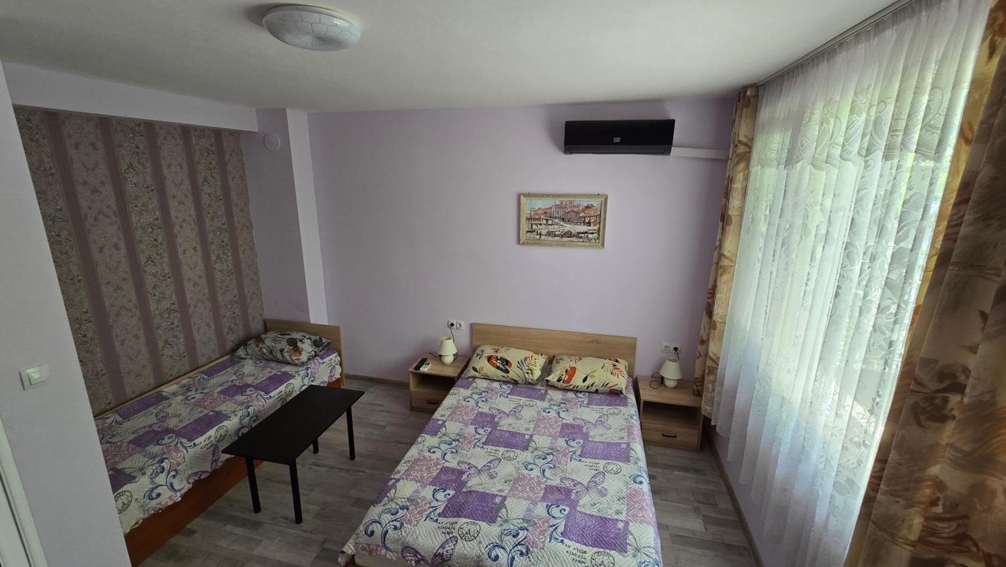 Fema Guest House Baltjik Rum bild
